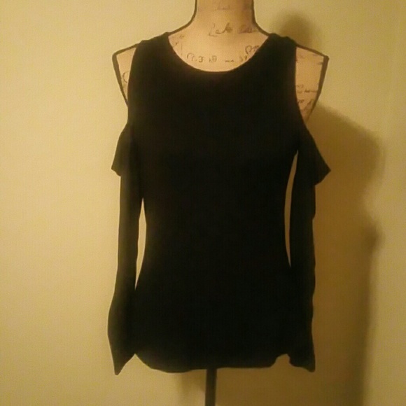 White and Black off the shoulder top. - Picture 5 of 8